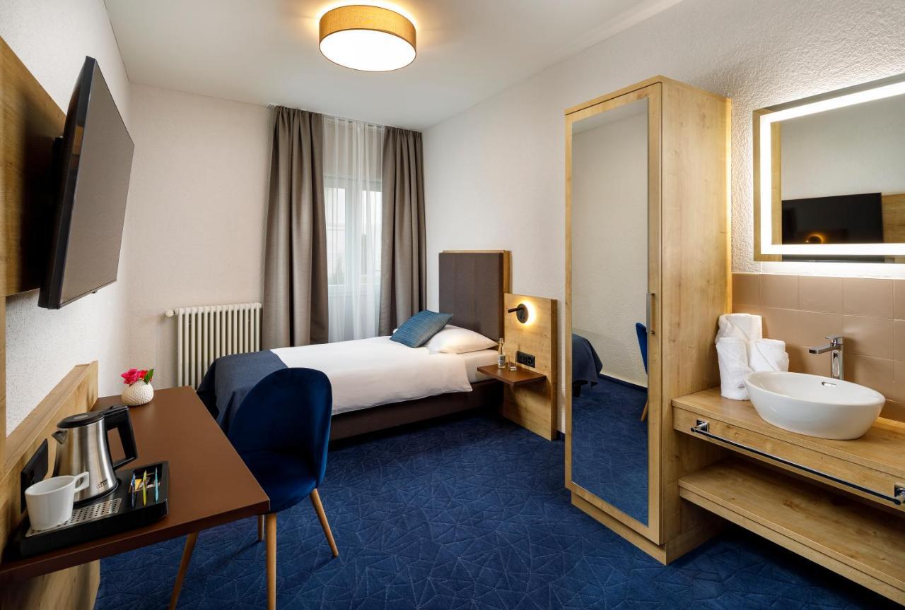 Hotel Tivoli سخليرين المظهر الخارجي الصورة